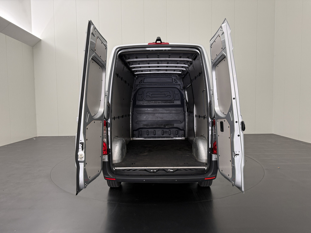 Mercedes-Benz Sprinter 9G-Tronic Automaat L2H2 | Multimedia | Camera | Airco | 3-Zits 4