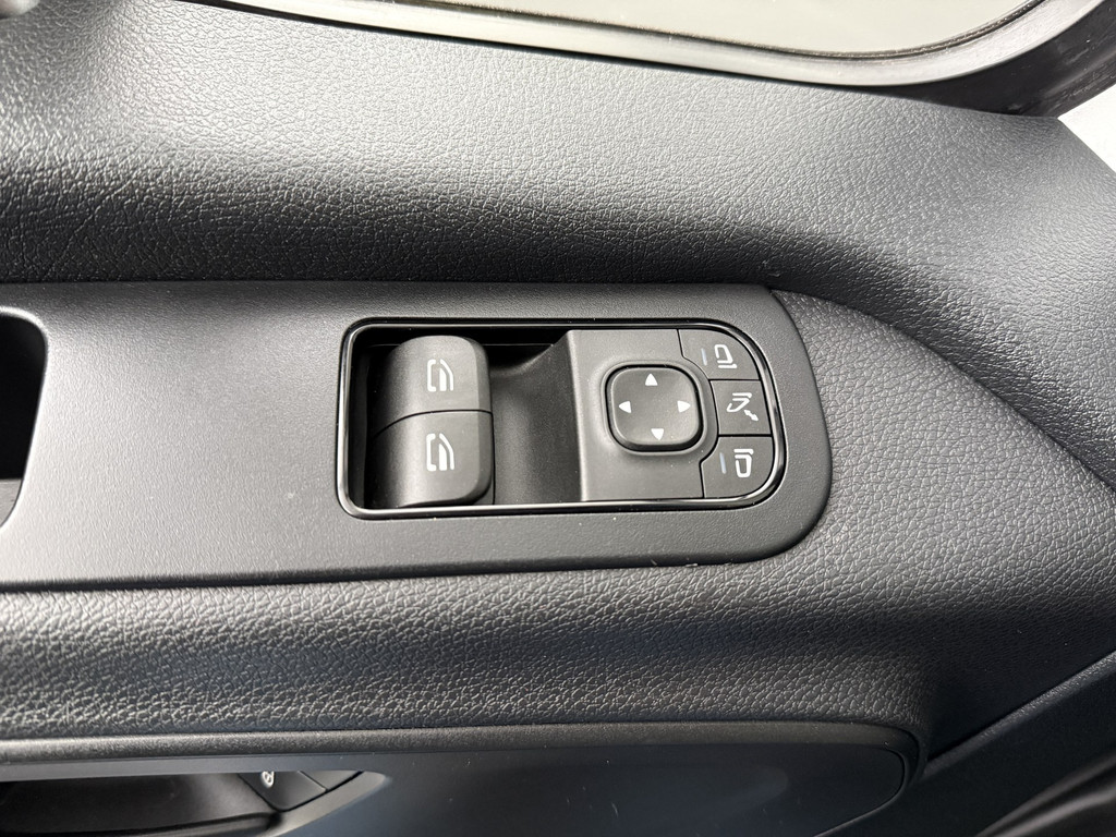Mercedes-Benz Sprinter 9G-Tronic Automaat L2H2 | Trekhaak | Multimedia | Camera | Airco | 3-Zits | Betimmering 8