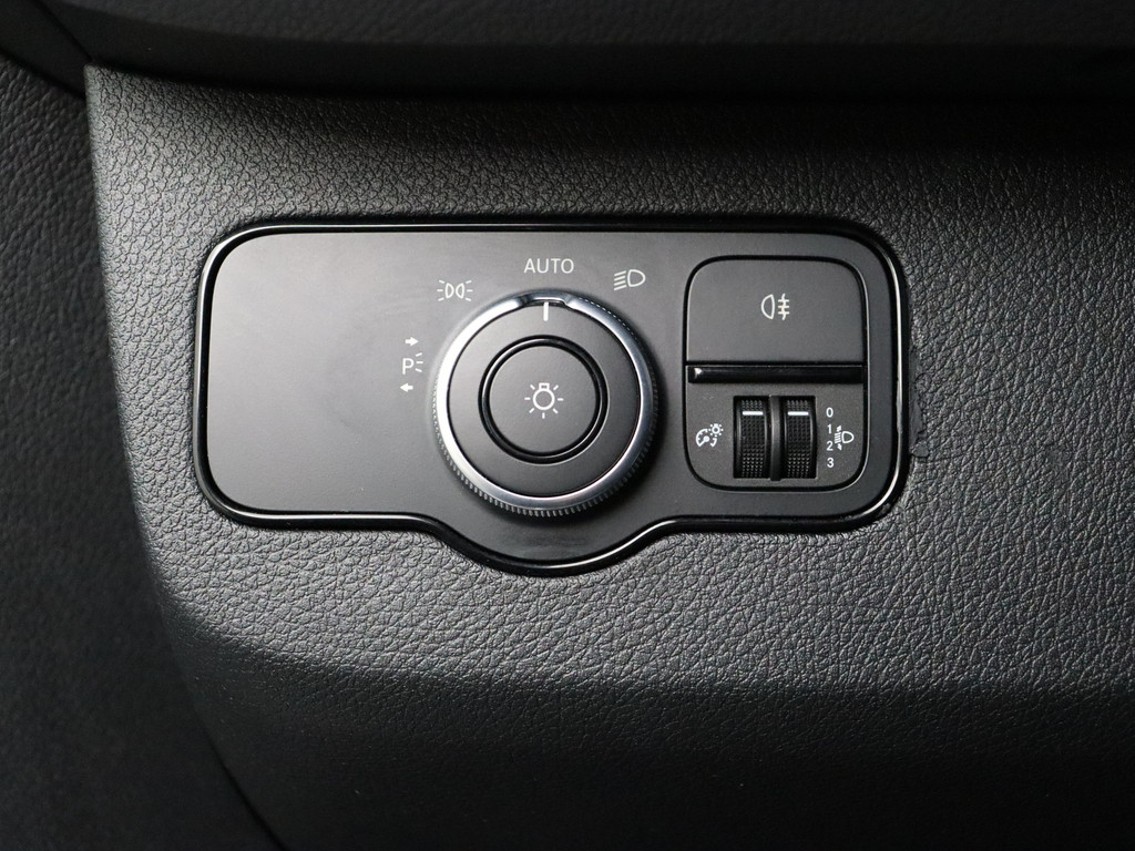 Mercedes-Benz Sprinter L2H2 | Werkplaats | Oprijplaat | Airco | Multimedia | Camera 14