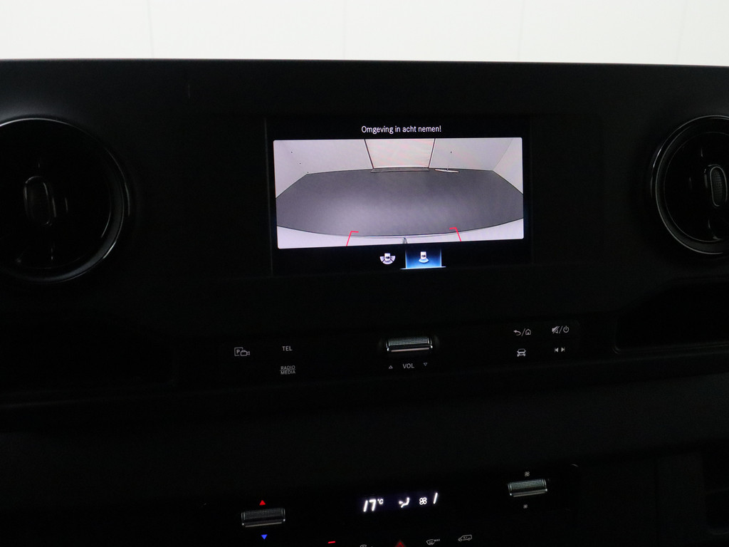 Mercedes-Benz Sprinter L2H2 | Werkplaats | Oprijplaat | Airco | Multimedia | Camera 19