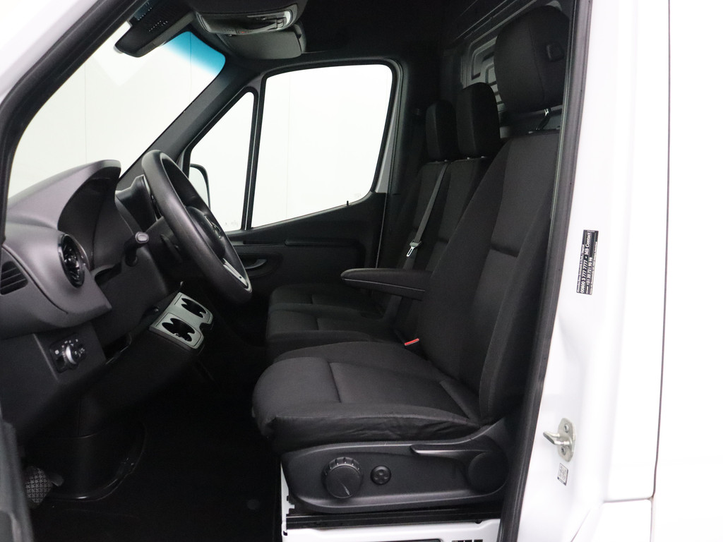 Mercedes-Benz Sprinter | Navigatie | Camera | Airco | Cruise | 3-Persoons 21