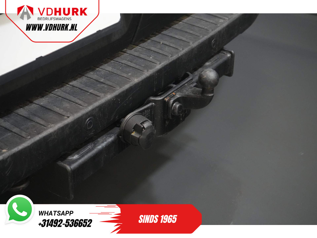 Mercedes-Benz Sprinter (Transit) 2.0 TDCI 130 pk L3H2 DC Dubbel Cabine 7 Pers./ Riem V.V./ Adapt. Cruise/ CarPlay/ PDC/ Navi/ Camera/ Airco/ Trekhaak 17