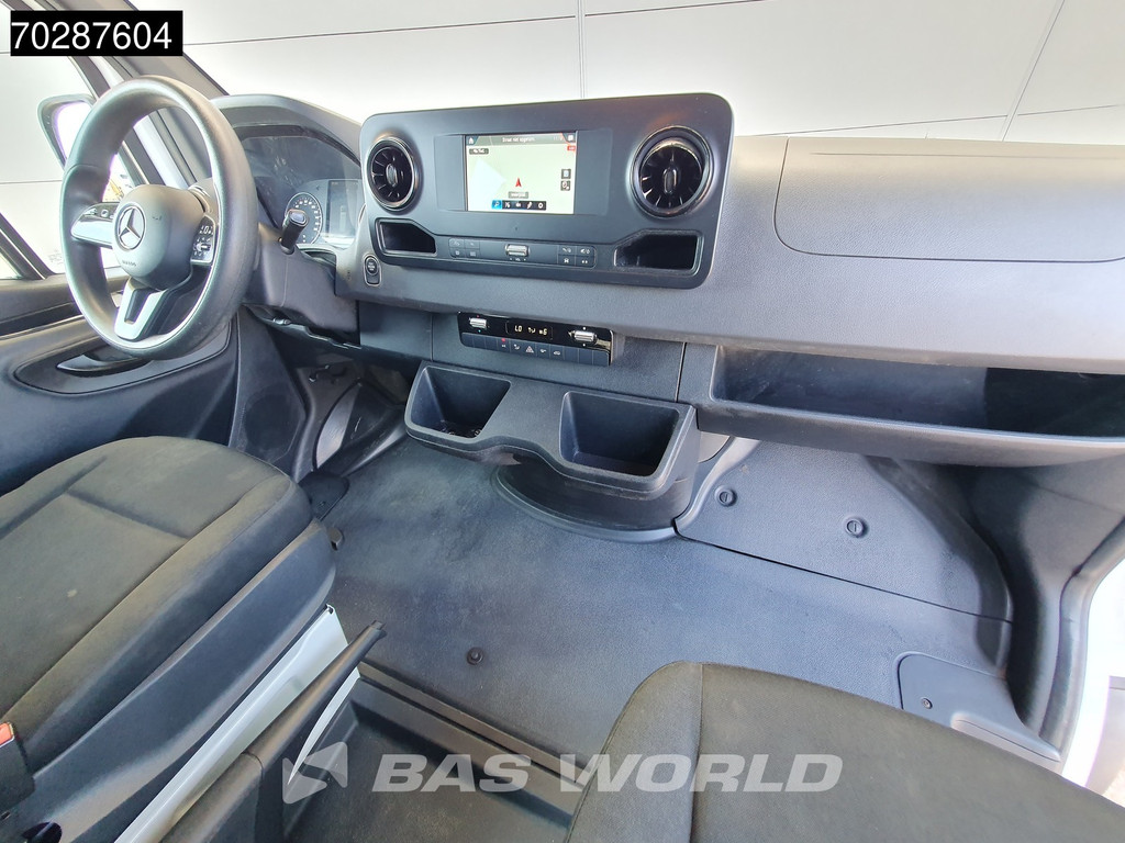 Mercedes-Benz Sprinter 211 CDI Dubbel Cabine Automaat Trekhaak Navi Airco Camera MBUX Euro6 DC Doka Mixto 8m3 Airco Trekhaak 10