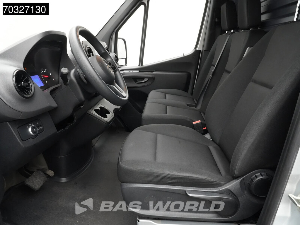 Mercedes-Benz Sprinter 215 CDI Automaat 150pk L2H2 MBUX Camera Airco Parkeersensoren CarPlay Euro6 L2 Airco 12