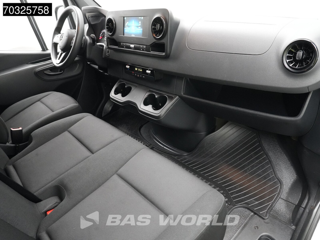 Mercedes-Benz Sprinter 215 CDI Automaat 150pk L2H2 MBUX Camera Airco Parkeersensoren CarPlay Euro6 L2 Airco 13