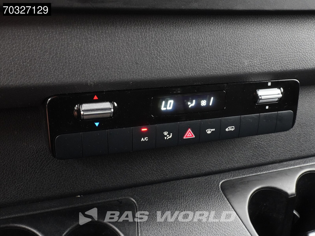 Mercedes-Benz Sprinter 215 CDI Automaat 150pk L2H2 MBUX Camera Airco Parkeersensoren CarPlay Euro6 L2 Airco 13