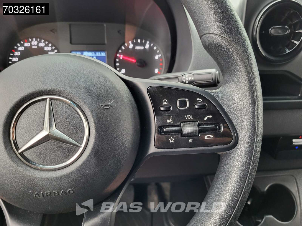 Mercedes-Benz Sprinter 215 CDI Automaat 150pk L2H2 MBUX Camera Airco Parkeersensoren CarPlay Euro6 L2 Airco 18