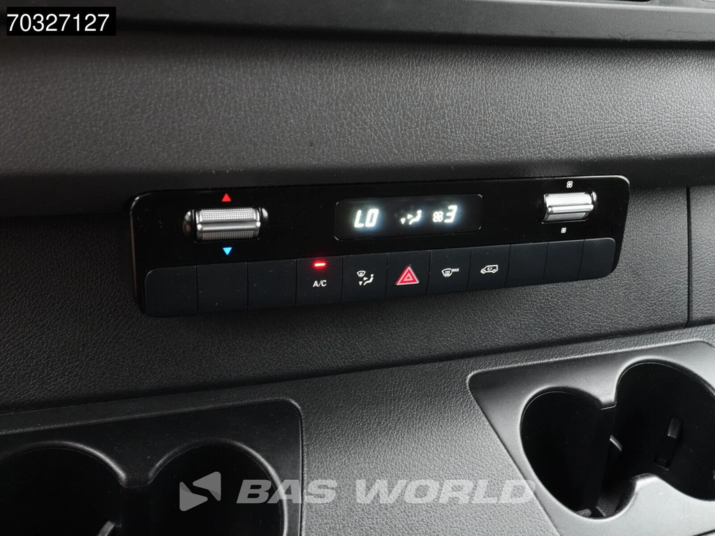 Mercedes-Benz Sprinter 215 CDI Automaat 150pk L2H2 MBUX Camera Airco Parkeersensoren CarPlay Euro6 L2 Airco 19