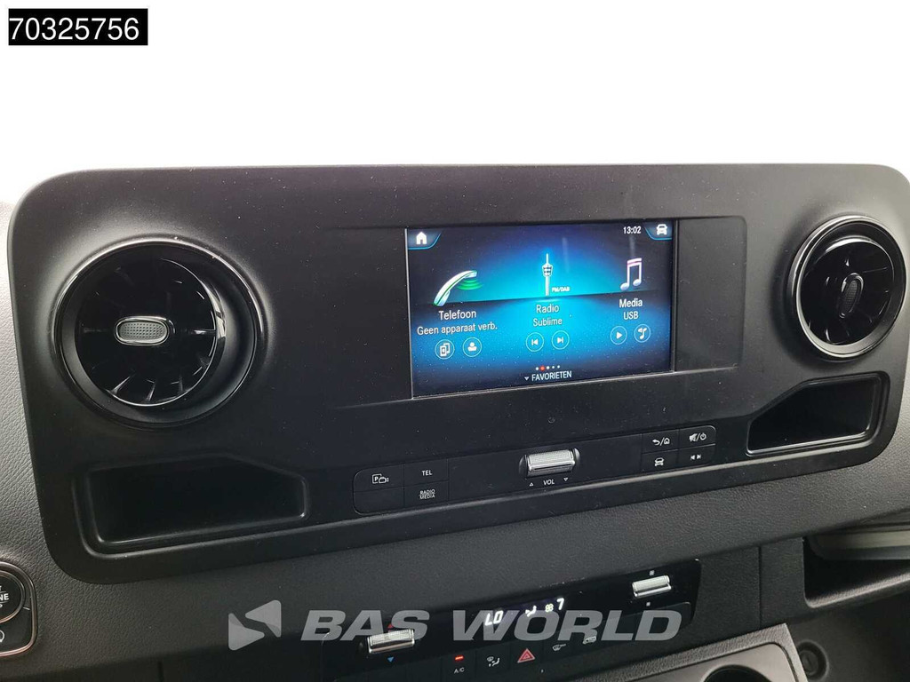 Mercedes-Benz Sprinter 215 CDI Automaat 150pk L2H2 MBUX Camera Airco Parkeersensoren CarPlay Euro6 L2 Airco 19