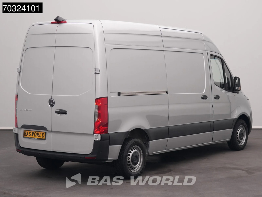 Mercedes-Benz Sprinter 215 CDI Automaat 150pk L2H2 MBUX Camera Airco Parkeersensoren CarPlay Euro6 L2 Airco 2