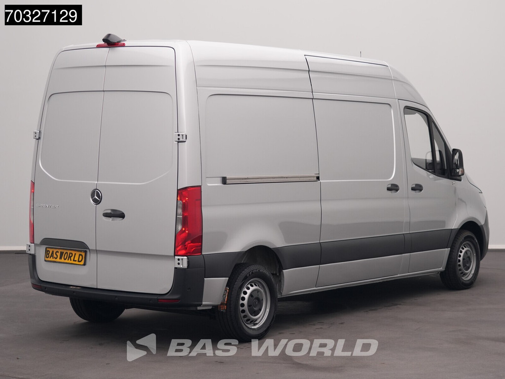 Mercedes-Benz Sprinter 215 CDI Automaat 150pk L2H2 MBUX Camera Airco Parkeersensoren CarPlay Euro6 L2 Airco 2
