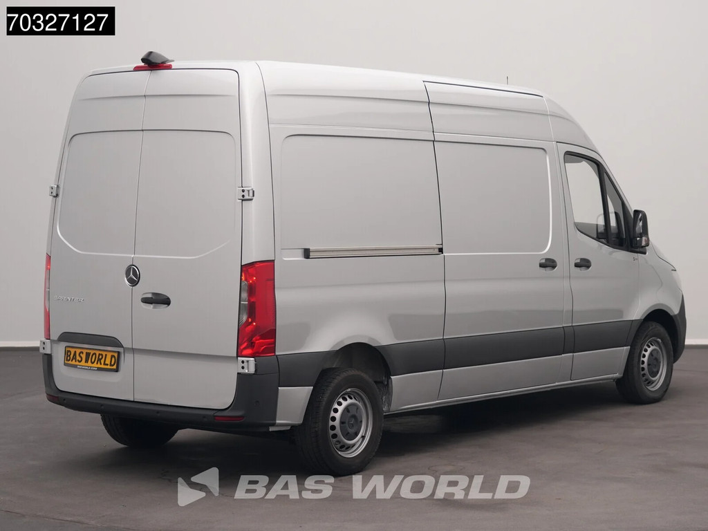 Mercedes-Benz Sprinter 215 CDI Automaat 150pk L2H2 MBUX Camera Airco Parkeersensoren CarPlay Euro6 L2 Airco 2