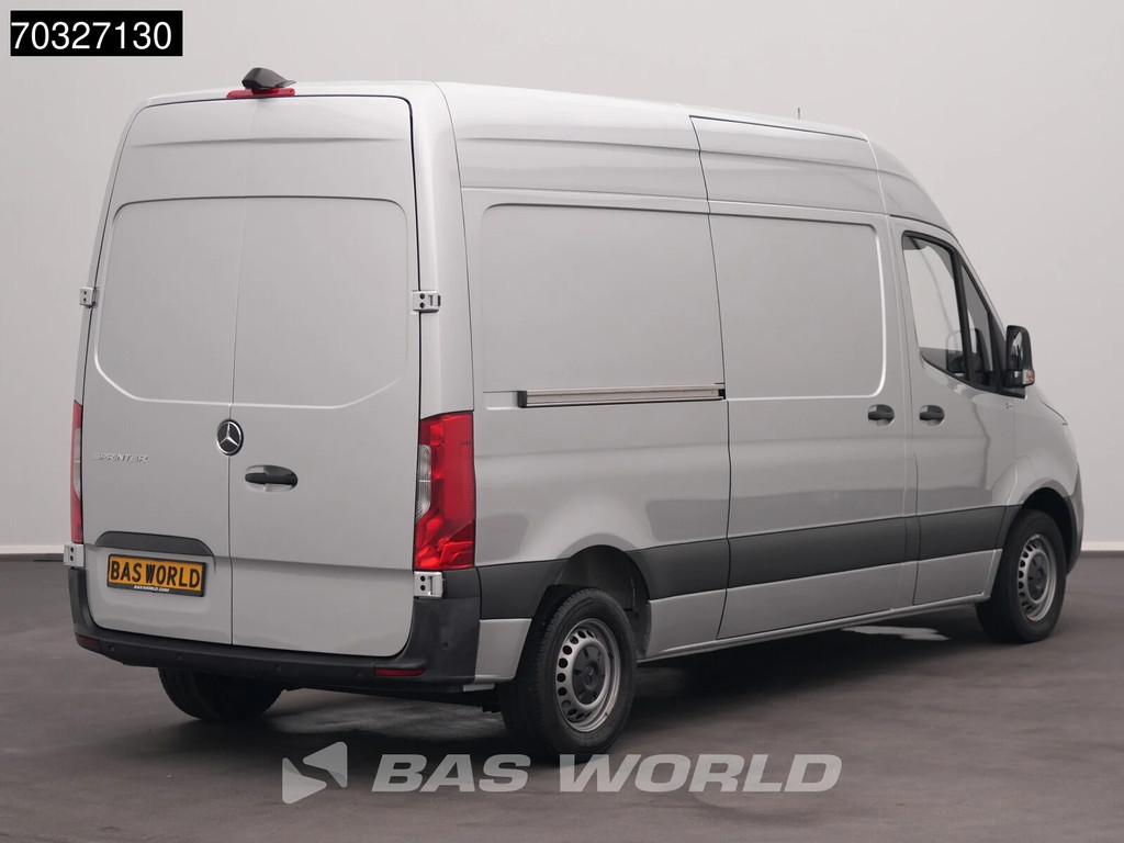 Mercedes-Benz Sprinter 215 CDI Automaat 150pk L2H2 MBUX Camera Airco Parkeersensoren CarPlay Euro6 L2 Airco 2