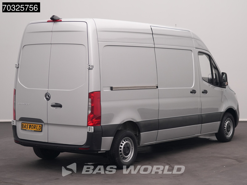 Mercedes-Benz Sprinter 215 CDI Automaat 150pk L2H2 MBUX Camera Airco Parkeersensoren CarPlay Euro6 L2 Airco 2