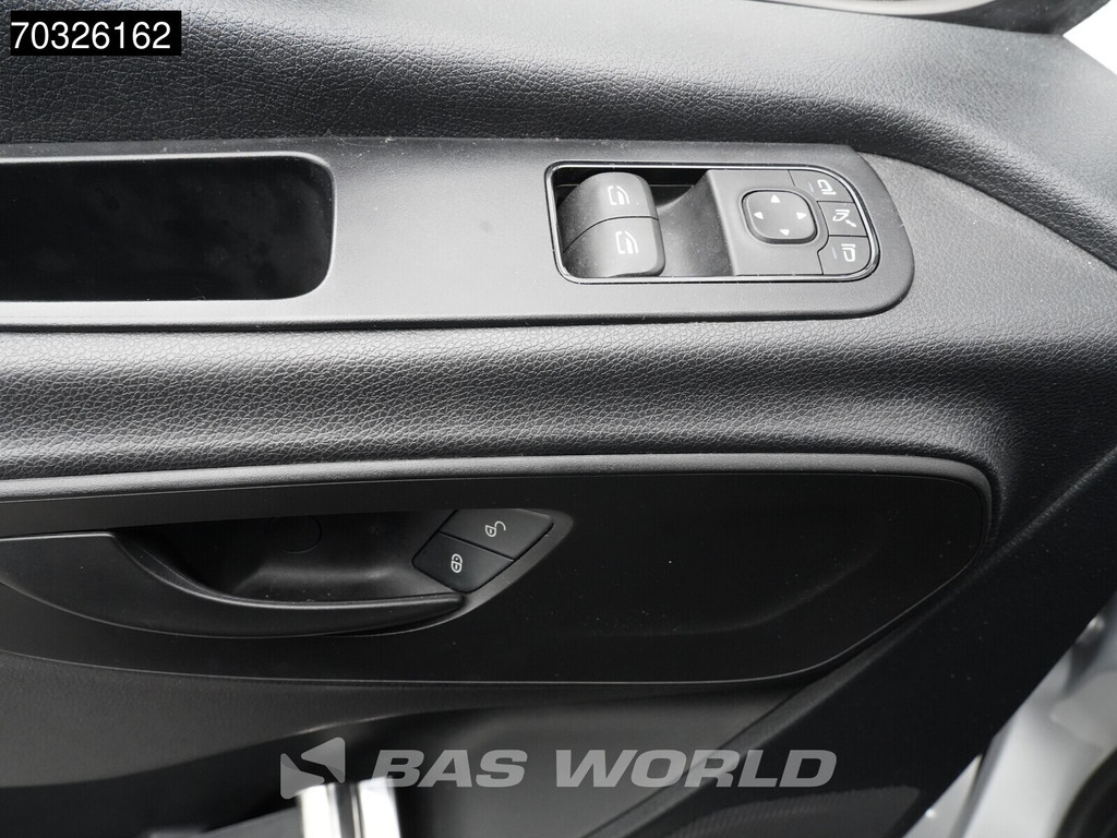 Mercedes-Benz Sprinter 215 CDI Automaat 150pk L2H2 MBUX Camera Airco Parkeersensoren CarPlay Euro6 L2 Airco 21