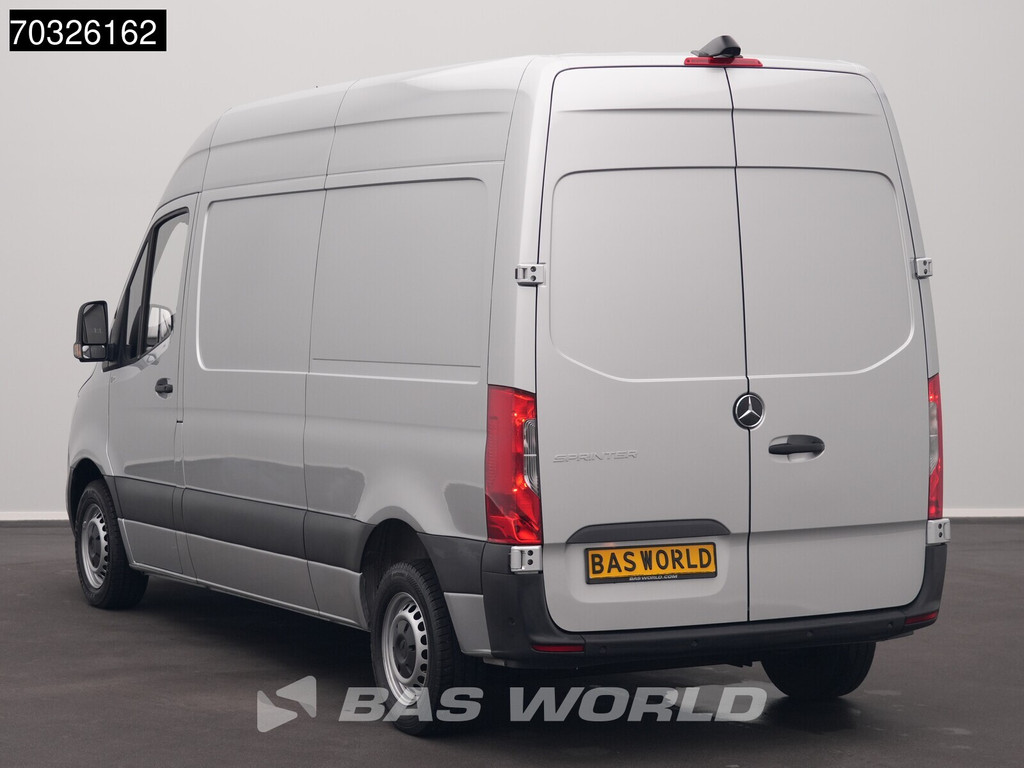 Mercedes-Benz Sprinter 215 CDI Automaat 150pk L2H2 MBUX Camera Airco Parkeersensoren CarPlay Euro6 L2 Airco 6