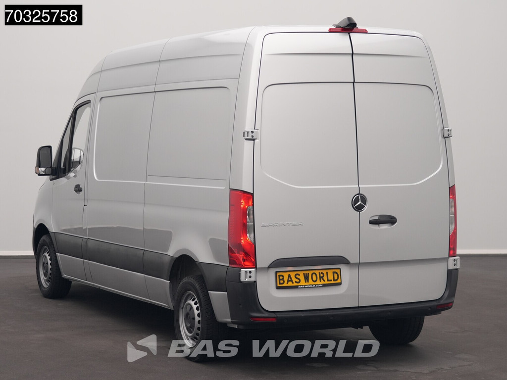 Mercedes-Benz Sprinter 215 CDI Automaat 150pk L2H2 MBUX Camera Airco Parkeersensoren CarPlay Euro6 L2 Airco 6