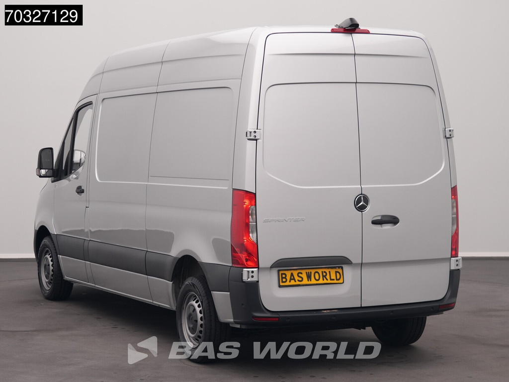 Mercedes-Benz Sprinter 215 CDI Automaat 150pk L2H2 MBUX Camera Airco Parkeersensoren CarPlay Euro6 L2 Airco 6