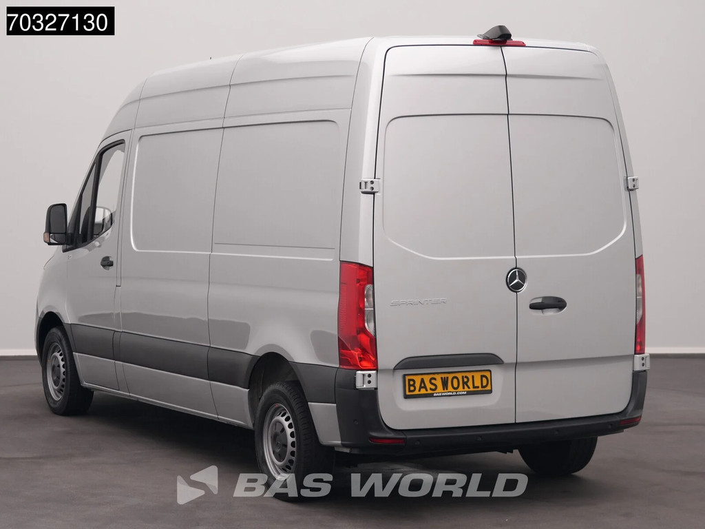 Mercedes-Benz Sprinter 215 CDI Automaat 150pk L2H2 MBUX Camera Airco Parkeersensoren CarPlay Euro6 L2 Airco 6
