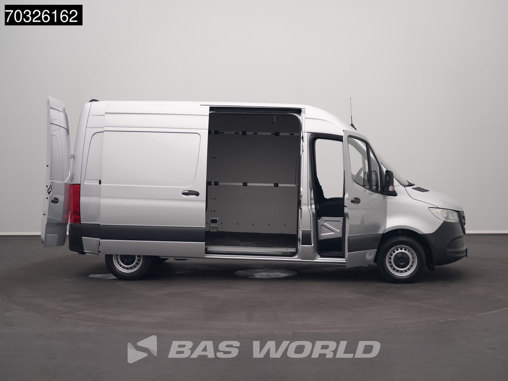 Mercedes-Benz Sprinter 215 CDI Automaat 150pk L2H2 MBUX Camera Airco Parkeersensoren CarPlay Euro6 L2 Airco 7