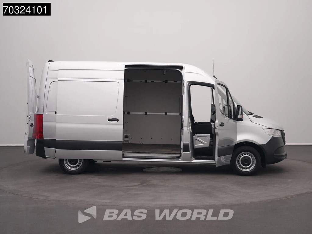 Mercedes-Benz Sprinter 215 CDI Automaat 150pk L2H2 MBUX Camera Airco Parkeersensoren CarPlay Euro6 L2 Airco 7