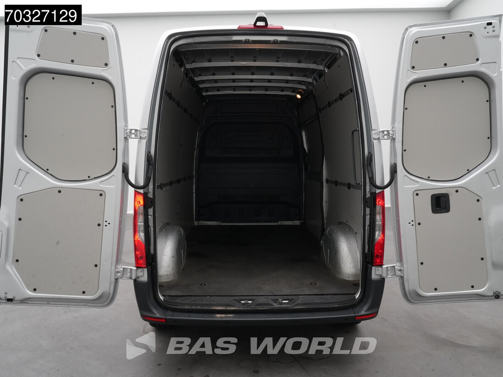 Mercedes-Benz Sprinter 215 CDI Automaat 150pk L2H2 MBUX Camera Airco Parkeersensoren CarPlay Euro6 L2 Airco 7