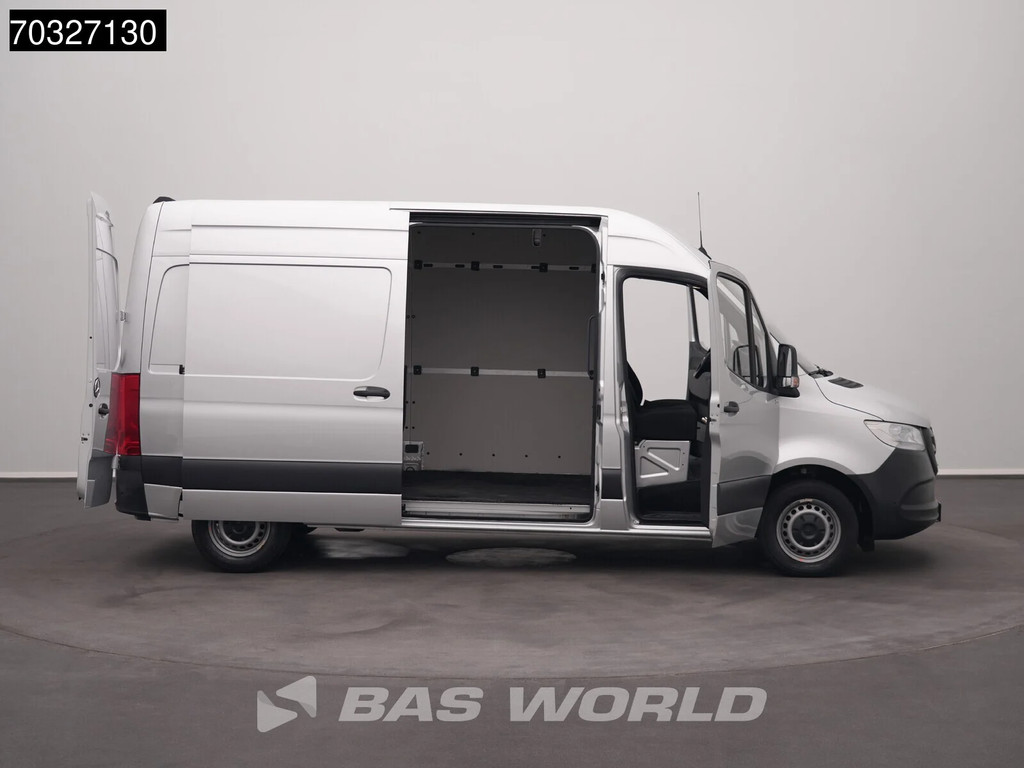 Mercedes-Benz Sprinter 215 CDI Automaat 150pk L2H2 MBUX Camera Airco Parkeersensoren CarPlay Euro6 L2 Airco 7