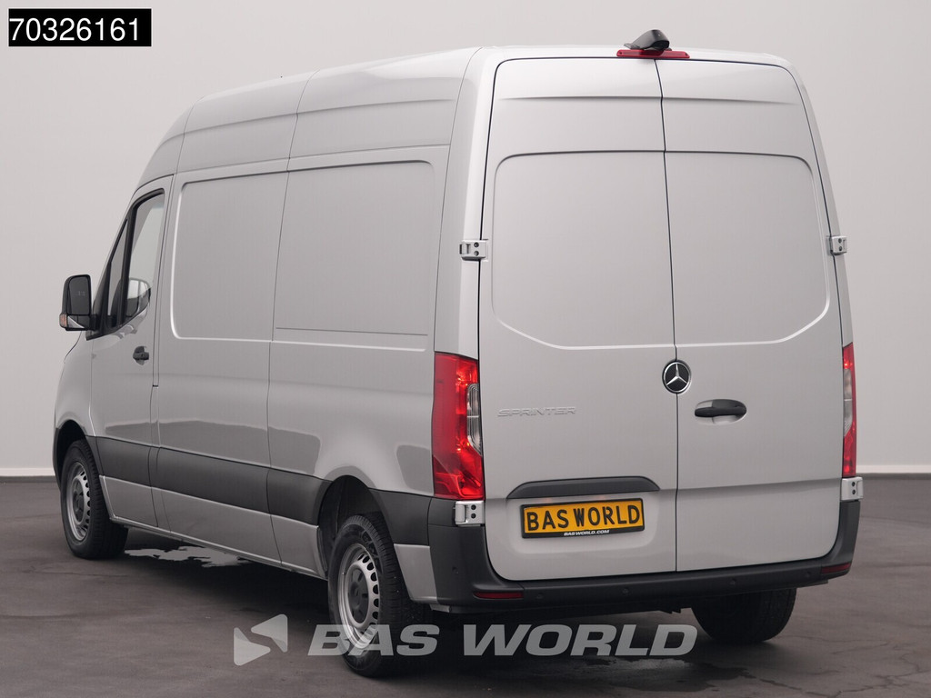 Mercedes-Benz Sprinter 215 CDI Automaat 150pk L2H2 MBUX Camera Airco Parkeersensoren CarPlay Euro6 L2 Airco 7