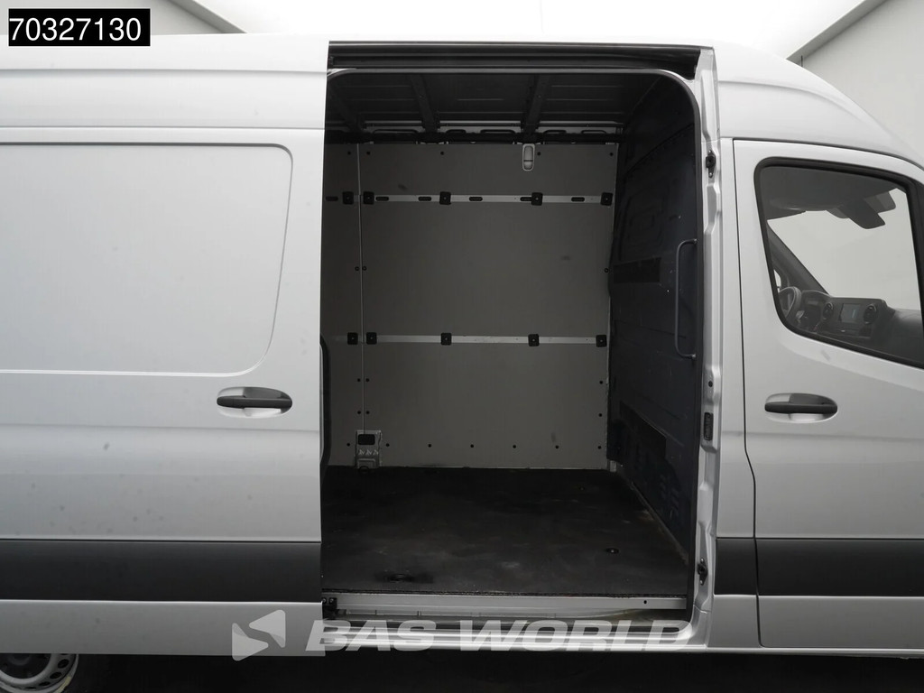 Mercedes-Benz Sprinter 215 CDI Automaat 150pk L2H2 MBUX Camera Airco Parkeersensoren CarPlay Euro6 L2 Airco 8