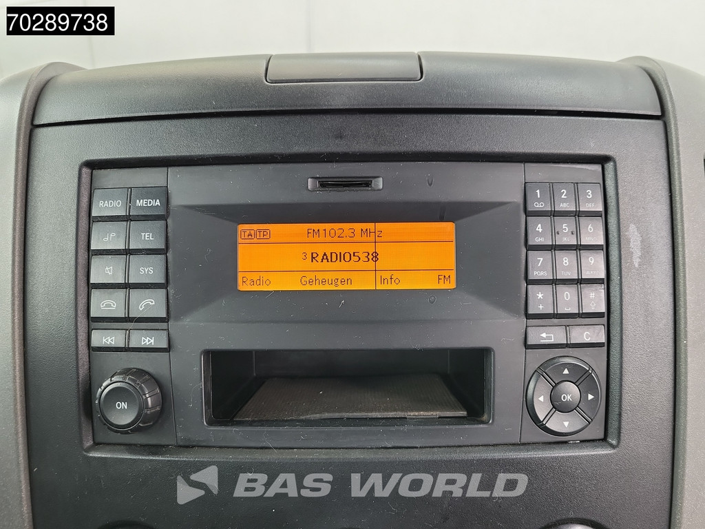 Mercedes-Benz Sprinter 310 CDI Automaat 3 zijdige Kipper Dubbe Cabine Trekhaak Tipper Benne Open laadbak Airco Trekhaak 18