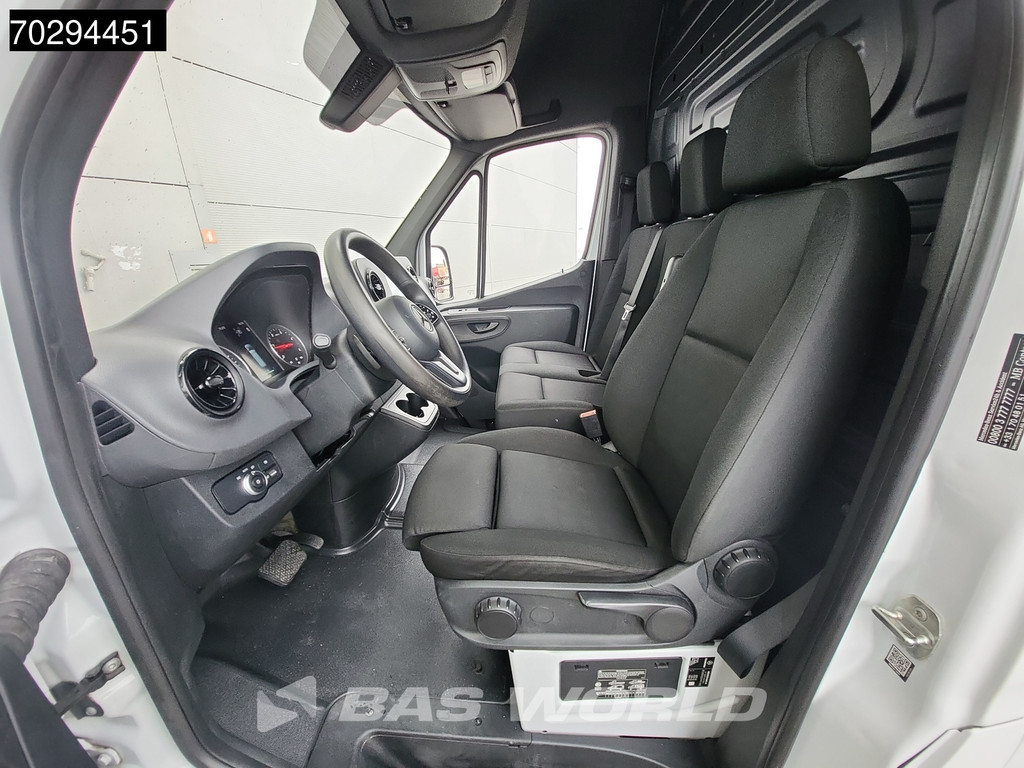 Mercedes-Benz Sprinter 314 CDI Automaat L2H2 LED Airco Cruise Camera MBUX CarPlay Euro6 L2 12m3 Airco Cruise control 17