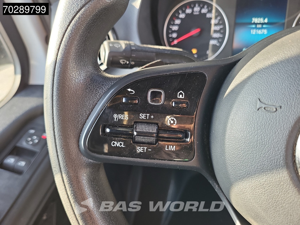 Mercedes-Benz Sprinter 314 CDI Automaat L2H2 LED Airco Cruise Camera MBUX CarPlay Euro6 L2 12m3 Airco Cruise control 19