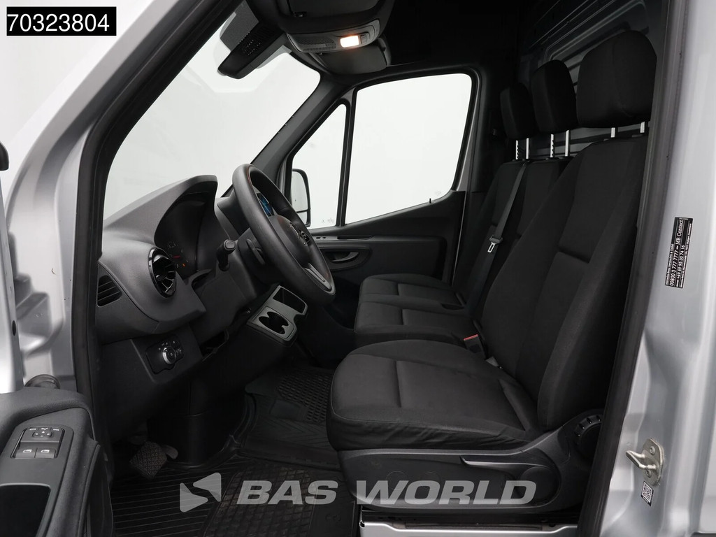 Mercedes-Benz Sprinter 315 CDI Automaat L2H2 150PK Airco Camera MBUX CarPlay Parkeersensoren v+a Euro6 L2 Airco 12