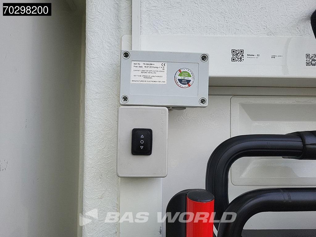 Mercedes-Benz Sprinter 316 CDI Ambulance Brancard Automaat Ziekenwagen Airco Cruise Camera Parkeersensoren Standkachel Euro6 Rettungswagen Krankenwagen 10m3 Airco Cruise control 12