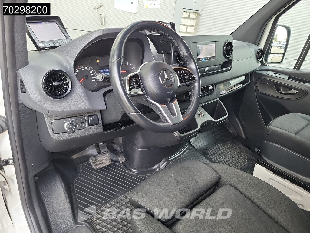 Mercedes-Benz Sprinter 316 CDI Ambulance Brancard Automaat Ziekenwagen Airco Cruise Camera Parkeersensoren Standkachel Euro6 Rettungswagen Krankenwagen 10m3 Airco Cruise control 17