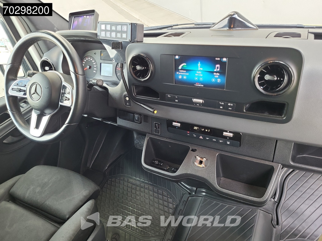 Mercedes-Benz Sprinter 316 CDI Ambulance Brancard Automaat Ziekenwagen Airco Cruise Camera Parkeersensoren Standkachel Euro6 Rettungswagen Krankenwagen 10m3 Airco Cruise control 20