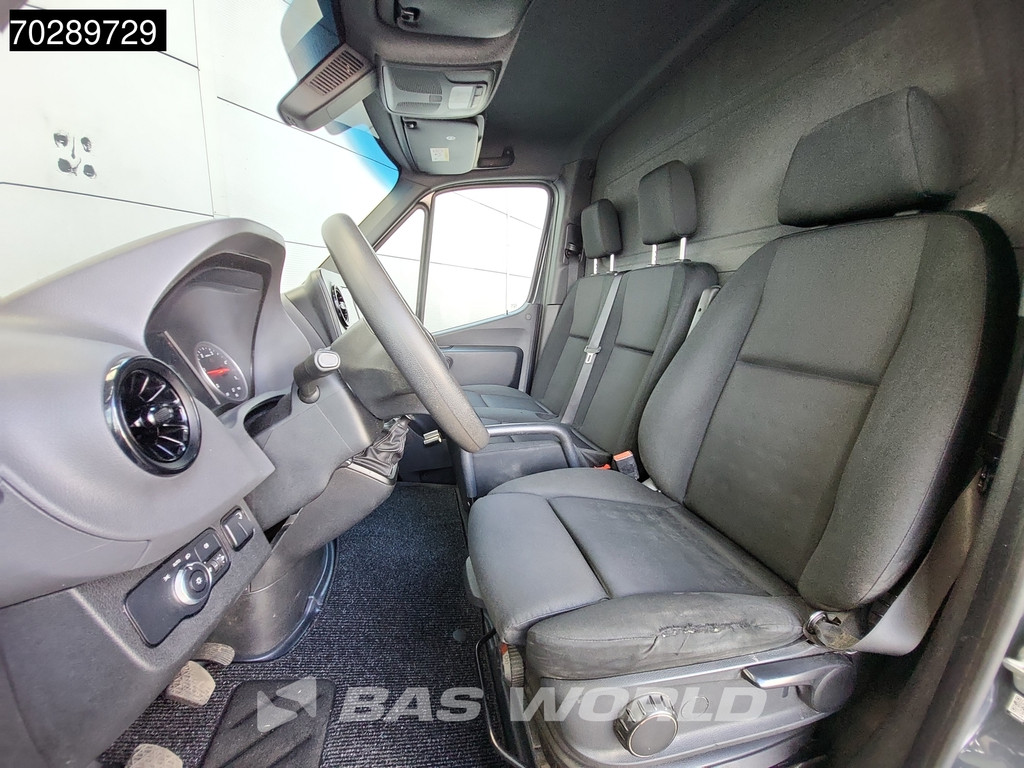 Mercedes-Benz Sprinter 316 CDI Laadklep Bakwagen Airco Camera MBUX CarPlay Euro6 Meubelbak Koffer 19m3 Airco Cruise control 10