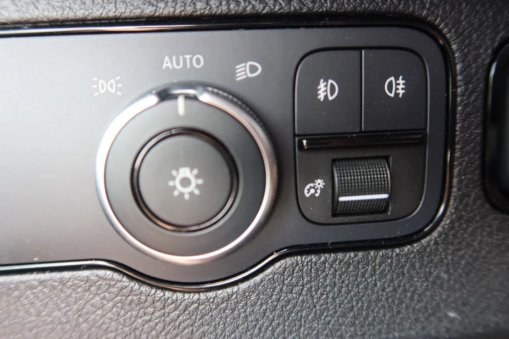 Mercedes-Benz Sprinter 317 Koel/Vries L2/H2 220 Volt stekker 14