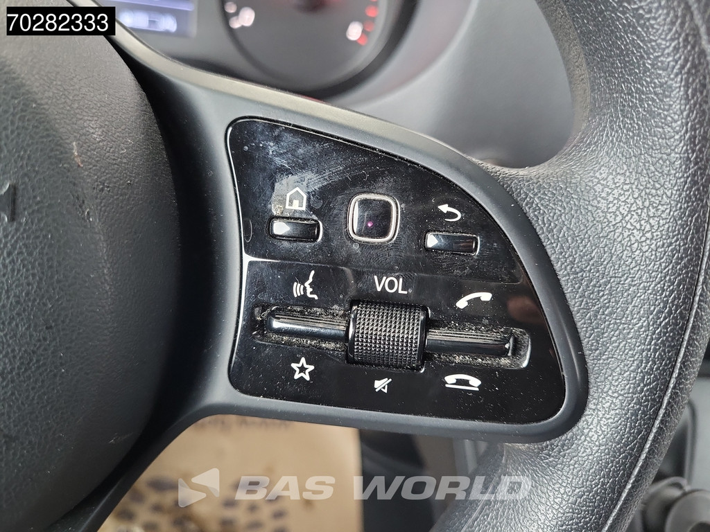 Mercedes-Benz Sprinter 317 CDI 170PK L3H2 Navi Airco Cruise Camera Parkeersensoren MBUX L3 14m3 Airco Cruise control 19