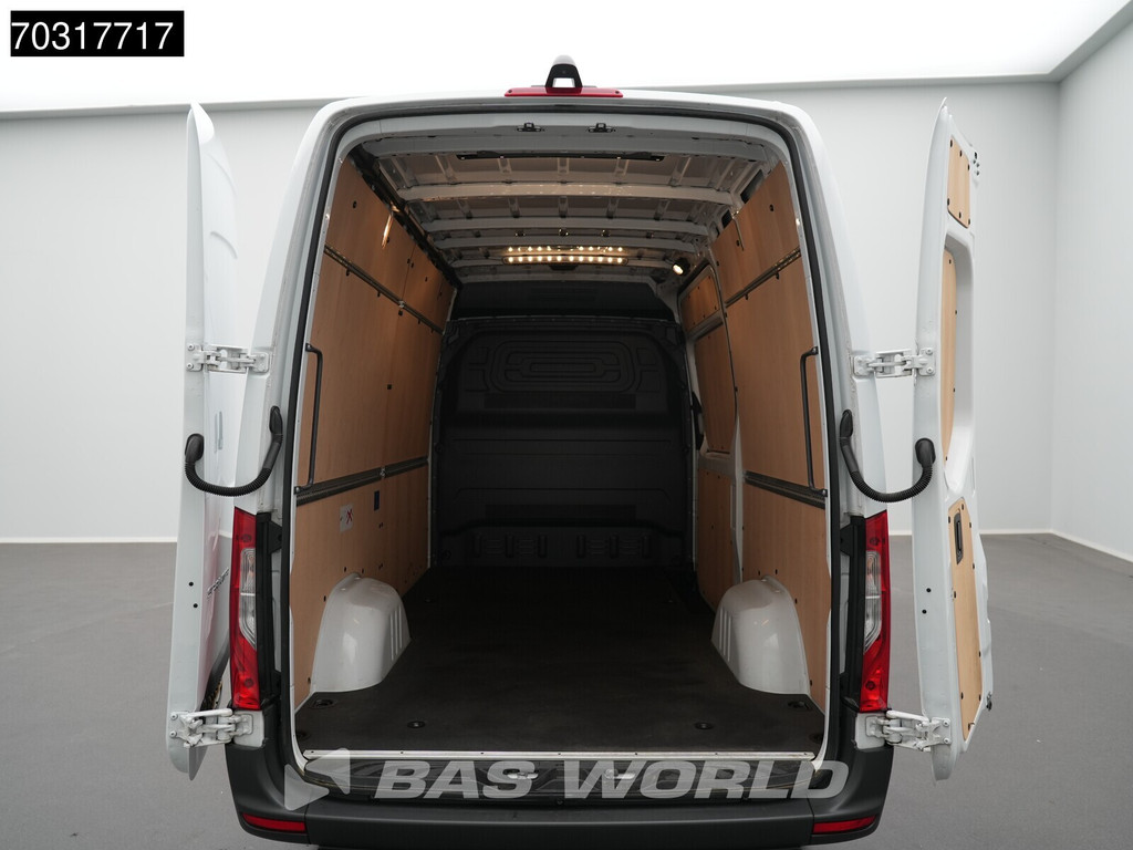Mercedes-Benz Sprinter 317 CDI 2025-Model Automaat L2H2 170PK LED Xenon Navi Airco Cruise Camera MBUX CarPlay Parkeersensoren Stoelverwarming Euro6 L2 Airco Cruise control 10