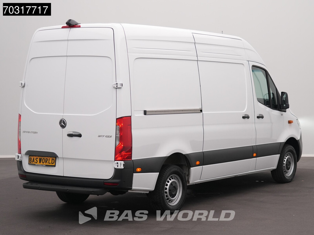 Mercedes-Benz Sprinter 317 CDI 2025-Model Automaat L2H2 170PK LED Xenon Navi Airco Cruise Camera MBUX CarPlay Parkeersensoren Stoelverwarming Euro6 L2 Airco Cruise control 2