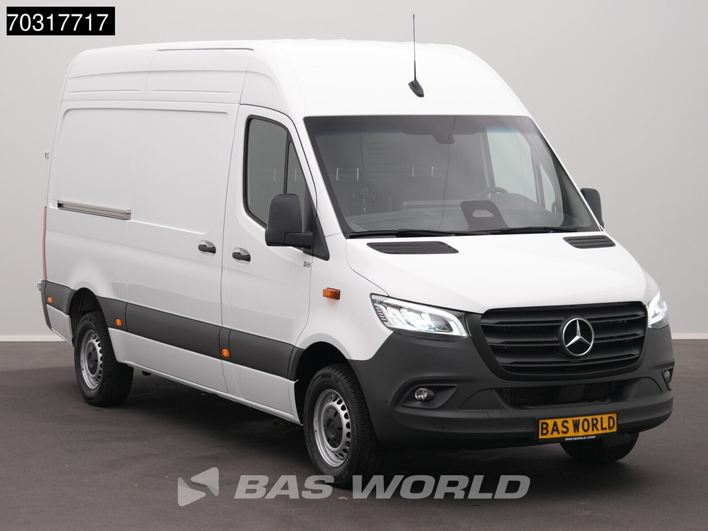 Mercedes-Benz Sprinter 317 CDI 2025-Model Automaat L2H2 170PK LED Xenon Navi Airco Cruise Camera MBUX CarPlay Parkeersensoren Stoelverwarming Euro6 L2 Airco Cruise control 7