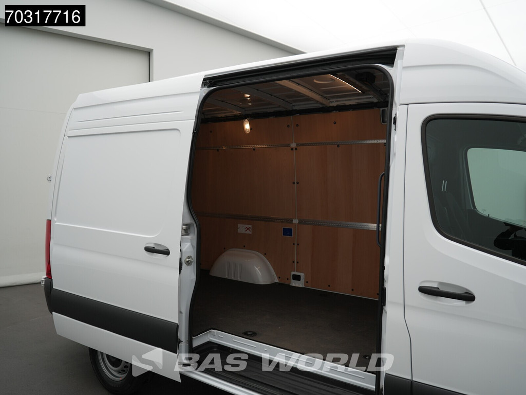 Mercedes-Benz Sprinter 317 CDI 2025 Model Automaat L2H2 170PK LED Xenon Navi Airco Cruise Camera 10inch MBUX CarPlay Parkeersensoren v+a Stoelverwarming Euro6 L2 Airco Cruise control 10