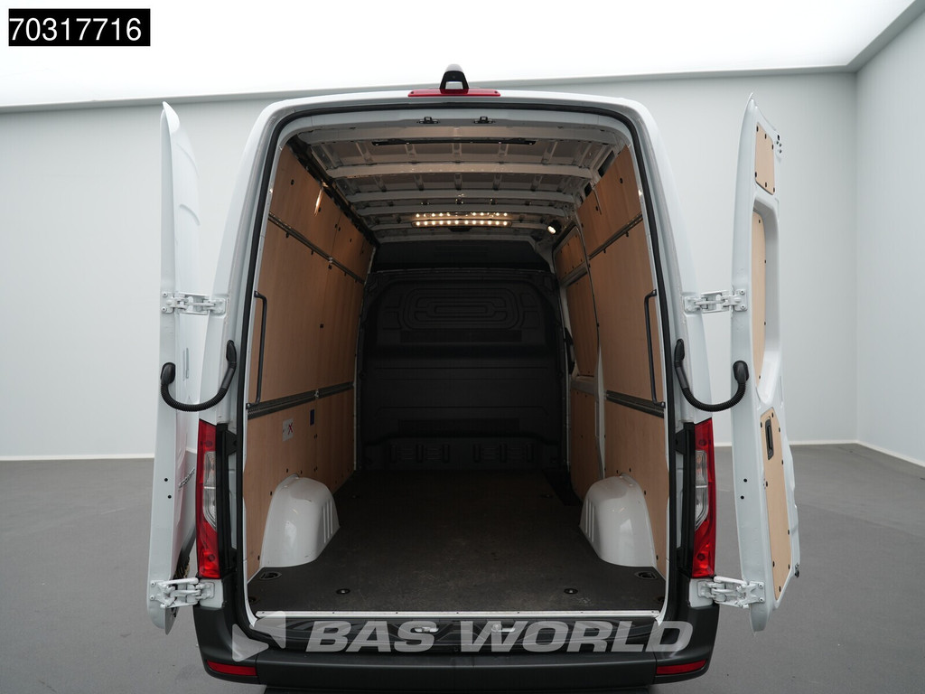 Mercedes-Benz Sprinter 317 CDI 2025 Model Automaat L2H2 170PK LED Xenon Navi Airco Cruise Camera 10inch MBUX CarPlay Parkeersensoren v+a Stoelverwarming Euro6 L2 Airco Cruise control 12