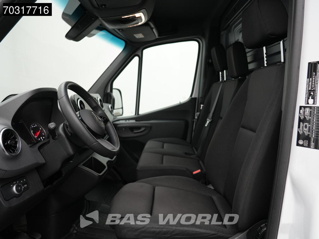 Mercedes-Benz Sprinter 317 CDI 2025 Model Automaat L2H2 170PK LED Xenon Navi Airco Cruise Camera 10inch MBUX CarPlay Parkeersensoren v+a Stoelverwarming Euro6 L2 Airco Cruise control 3