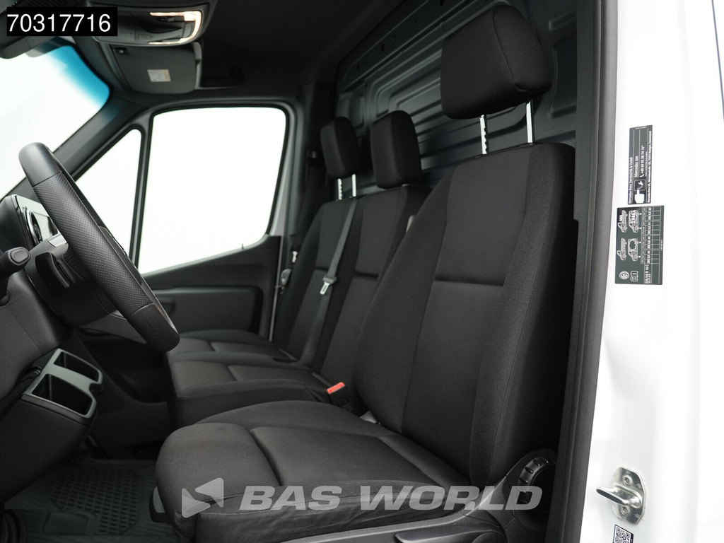 Mercedes-Benz Sprinter 317 CDI 2025 Model Automaat L2H2 170PK LED Xenon Navi Airco Cruise Camera 10inch MBUX CarPlay Parkeersensoren v+a Stoelverwarming Euro6 L2 Airco Cruise control 6