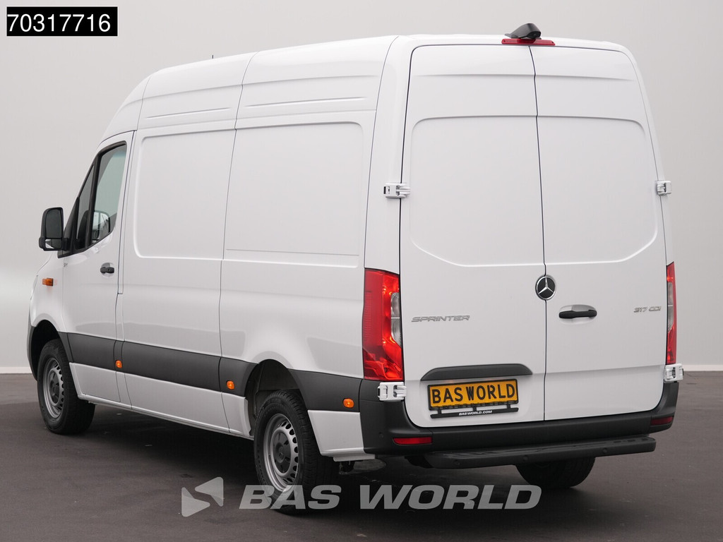 Mercedes-Benz Sprinter 317 CDI 2025 Model Automaat L2H2 170PK LED Xenon Navi Airco Cruise Camera 10inch MBUX CarPlay Parkeersensoren v+a Stoelverwarming Euro6 L2 Airco Cruise control 8