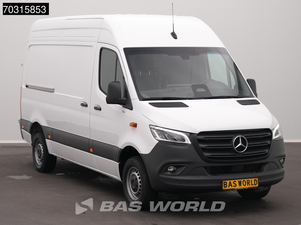 Mercedes-Benz Sprinter 317 CDI Automaat 2025 Model L2H2 170PK LED Navi Airco Cruise Camera 10inch MBUX CarPlay Parkeersensoren Stoelverwarming Euro6 L2 Airco Cruise control 10