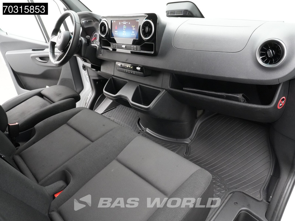 Mercedes-Benz Sprinter 317 CDI Automaat 2025 Model L2H2 170PK LED Navi Airco Cruise Camera 10inch MBUX CarPlay Parkeersensoren Stoelverwarming Euro6 L2 Airco Cruise control 12