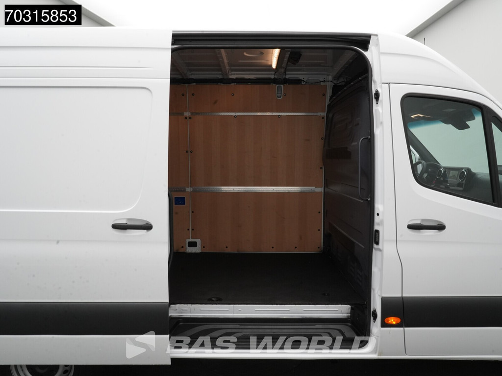 Mercedes-Benz Sprinter 317 CDI Automaat 2025 Model L2H2 170PK LED Navi Airco Cruise Camera 10inch MBUX CarPlay Parkeersensoren Stoelverwarming Euro6 L2 Airco Cruise control 9